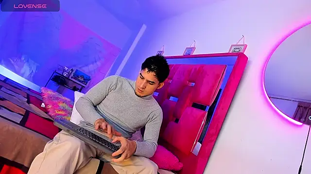 Christopher Harris  online show from 04.28.26