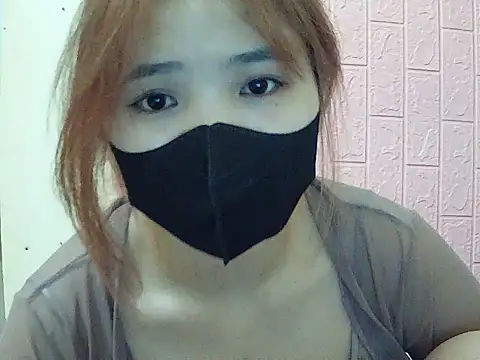 Snapshot of VyVy18 chatting on 03.28.26 VyVy18 online show from 03.28.26