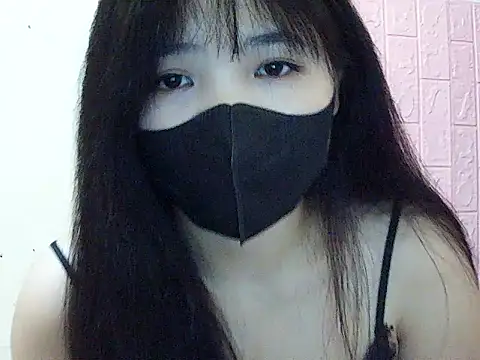 Snapshot of VyVy18 chatting on 04.02.26 VyVy18 online show from 04.02.26