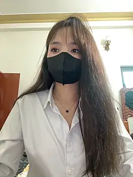 Snapshot of VyVy18 chatting on 05.18.26 VyVy18 online show from 05.18.26