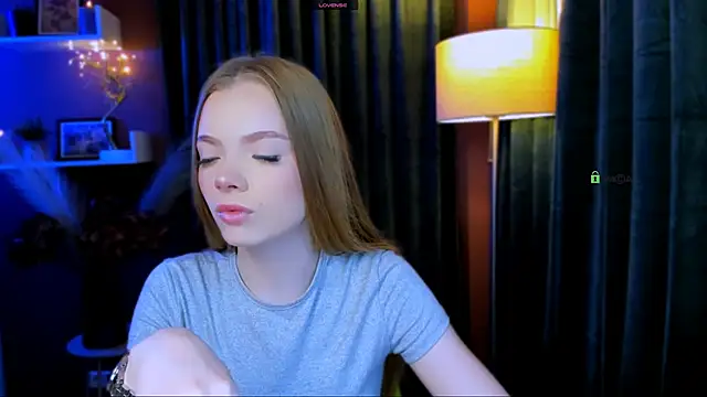 Snapshot of maddy_moah chatting on 04.20.26 maddy moah online show from 04.20.26