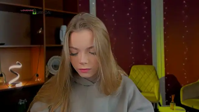 Snapshot of maddy_moah chatting on 04.25.26 maddy moah online show from 04.25.26