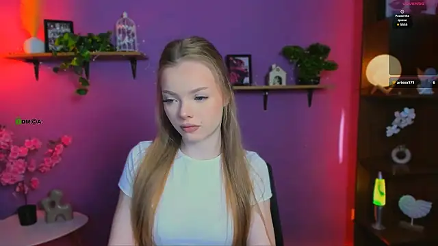 Snapshot of maddy_moah chatting on 05.27.26 maddy moah online show from 05.27.26