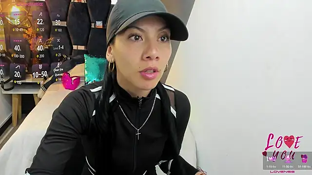 Snapshot of Abril_Fox__ chatting on 04.10.26 Abril Fox online show from 04.10.26