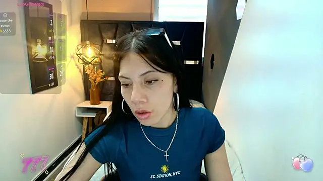 Snapshot of Abril_Fox__ chatting on 04.30.26 Abril Fox online show from 04.30.26