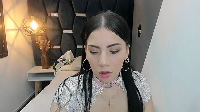 Snapshot of Abril_Fox__ chatting on 05.21.26 Abril Fox online show from 05.21.26