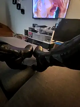 Snapshot of bootslove1 chatting on 04.03.26 bootslove1 online show from 04.03.26