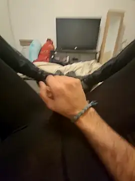 Snapshot of bootslove1 chatting on 04.12.26 bootslove1 online show from 04.12.26