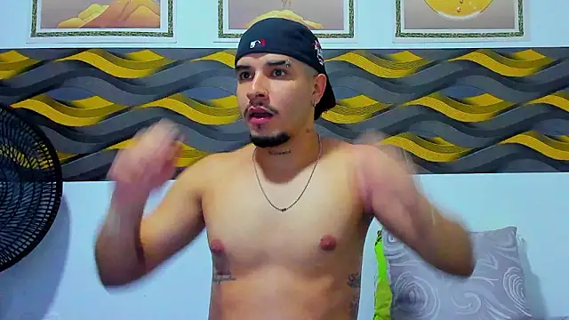 Snapshot of Leon_Hotx chatting on 03.17.26 Leon Hotx online show from 03.17.26