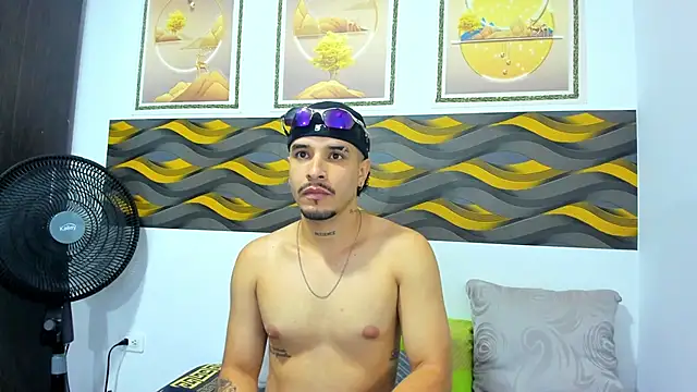 Snapshot of Leon_Hotx chatting on 03.30.26 Leon Hotx online show from 03.30.26