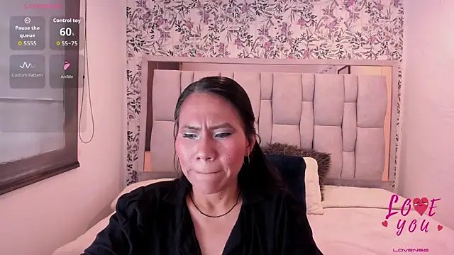 Snapshot of Keyla_Brunette_ chatting on 04.28.26 Keyla Brunette online show from 04.28.26