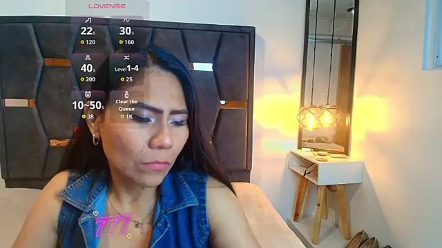 Snapshot of Keyla_Brunette_ chatting on 05.23.26 Keyla Brunette online show from 05.23.26