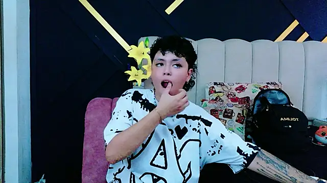 NikiEvanz online show from 05.15.26
