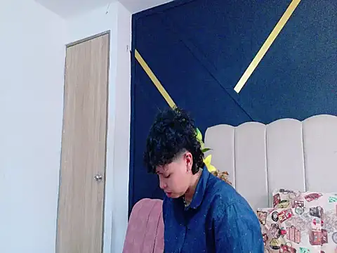 NikiEvanz online show from 05.25.26