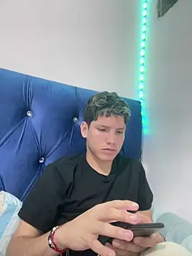 Snapshot of Theus26_ chatting on 03.24.26 Theus26 online show from 03.24.26