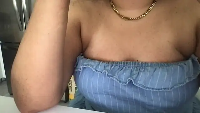 Snapshot of Lacey4y1 chatting on 04.11.26 Lacey4y1 online show from 04.11.26