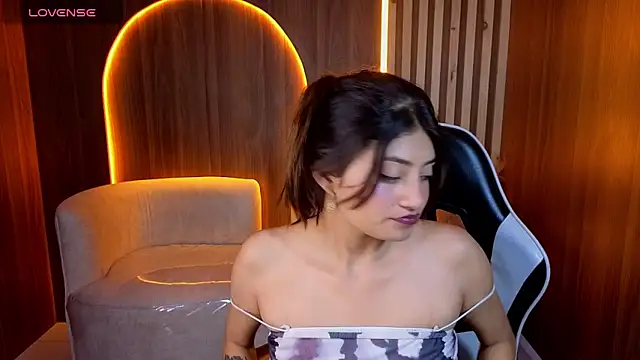 Snapshot of Lia_queen_tx chatting on 05.16.26 Lia queen tx online show from 05.16.26