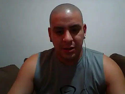 Snapshot of Matiasadventurexxx chatting on 03.19.26 Matiasadventurexxx online show from 03.19.26
