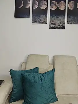 isabellaHill2 online show from 04.12.26