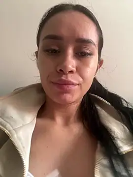 Snapshot of Zoe-_-din chatting on 03.25.26 Zoe- -din online show from 03.25.26