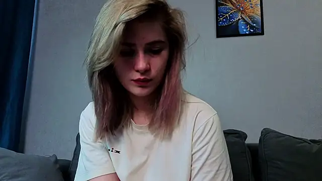 Snapshot of ivygenesis chatting on 06.25.26 ivygenesis online show from 06.25.26