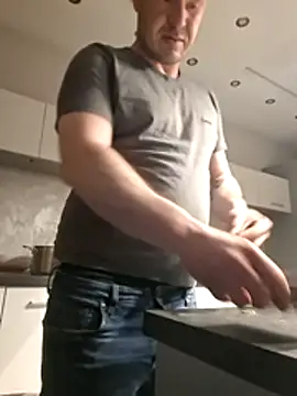 Snapshot of AgaiJa42 chatting on 04.15.26 AgaiJa42 online show from 04.15.26