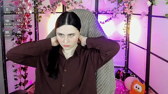 NoraLumi online show from 04.04.26