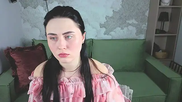 NoraLumi online show from 04.08.26