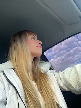 Camilabarbietoscano online show from 03.13.26