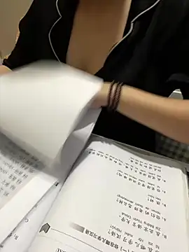 Snapshot of Xiaomee chatting on 03.25.26 Xiaomee online show from 03.25.26