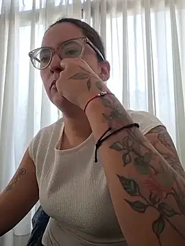 Snapshot of Sofia-desire chatting on 04.13.26 Sofia-desire online show from 04.13.26