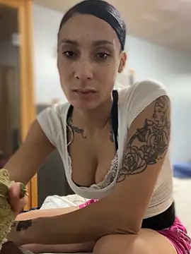 Snapshot of FerrariFrench chatting on 10.08.25 FerrariFrench online show from 10.08.25