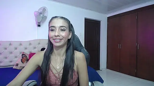 Snapshot of sandra_petite19 chatting on 06.07.26 sandra petite19 online show from 06.07.26