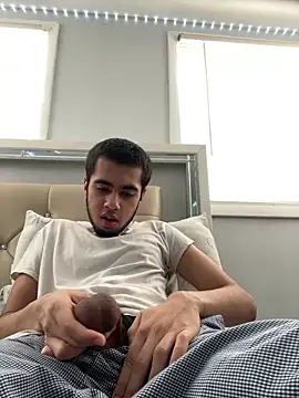 iLoveGirlsOnlyStr8Asf online show from 04.15.26