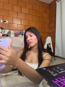 Snapshot of xayah_cute chatting on 05.21.26 xayah cute online show from 05.21.26