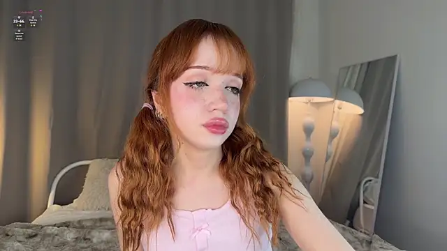 Snapshot of JuicySweetBliss chatting on 04.17.26 JuicySweetBliss online show from 04.17.26