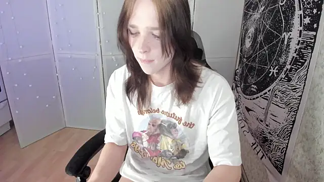 Snapshot of Simochka_w chatting on 06.05.26 Simochka w online show from 06.05.26