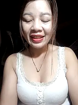 Snapshot of Yiyi102300 chatting on 03.29.26 Yiyi102300 online show from 03.29.26