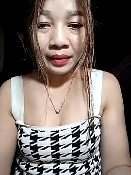 Snapshot of Yiyi102300 chatting on 03.30.26 Yiyi102300 online show from 03.30.26