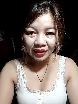 Snapshot of Yiyi102300 chatting on 04.06.26 Yiyi102300 online show from 04.06.26