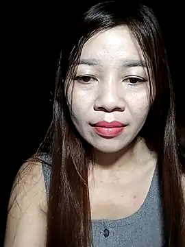 Snapshot of Yiyi102300 chatting on 04.26.26 Yiyi102300 online show from 04.26.26