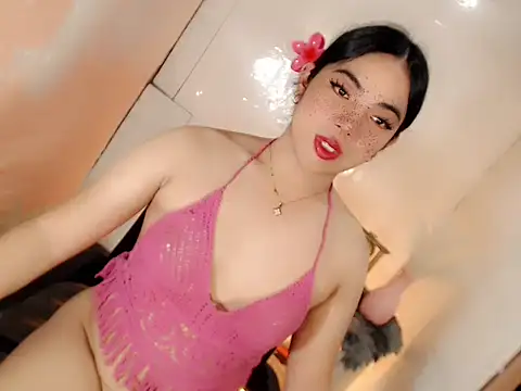 Snapshot of xLinda_Walkerx chatting on 05.13.26 xLinda Walkerx online show from 05.13.26