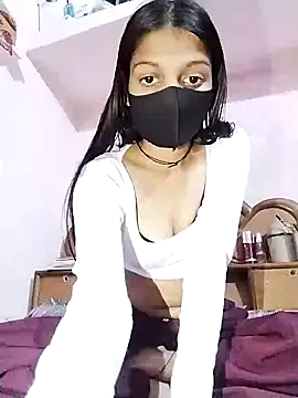 Snapshot of maahi213 chatting on 04.02.26 maahi213 online show from 04.02.26