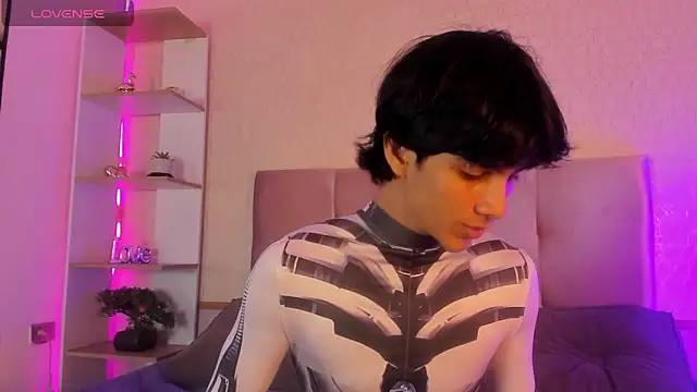 Cheys Mast online show from 04.12.26