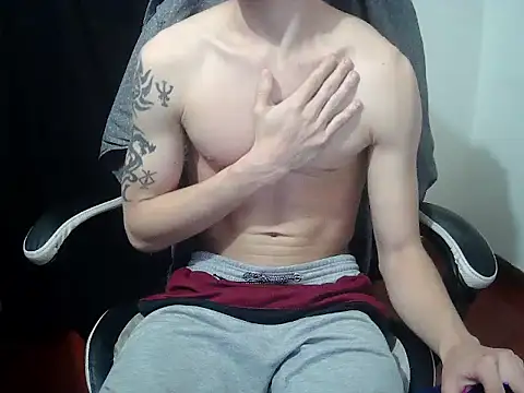 Snapshot of crixus11111 chatting on 03.18.26 crixus11111 online show from 03.18.26