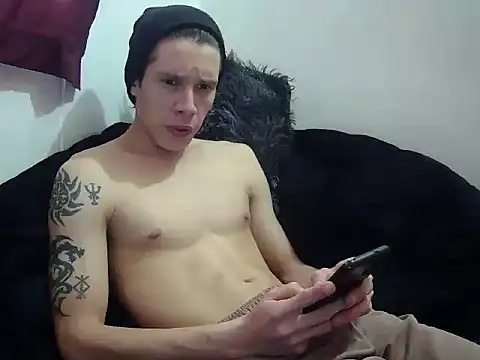 Snapshot of crixus11111 chatting on 04.15.26 crixus11111 online show from 04.15.26