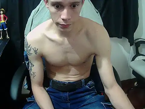 Snapshot of crixus11111 chatting on 05.26.26 crixus11111 online show from 05.26.26