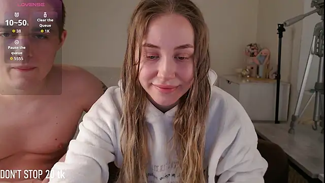 Snapshot of MikeXEmilia chatting on 05.11.26 MikeXEmilia online show from 05.11.26