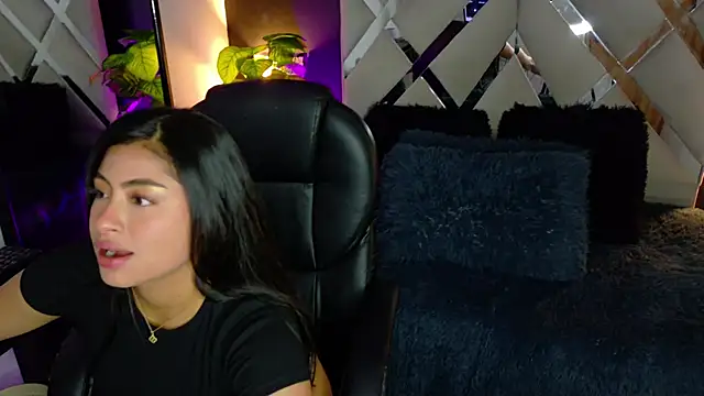 Aleksa way online show from 04.21.26