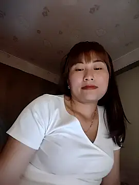 Snapshot of Lucxy-ki6 chatting on 04.27.26 Lucxy-ki6 online show from 04.27.26